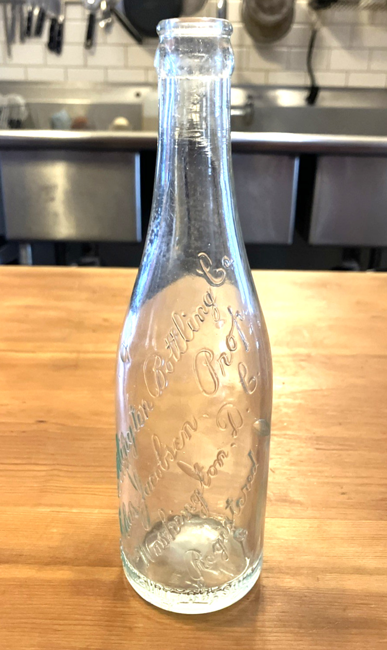 Arlington Bottling Company Washington DC Chas Jacobsen Antique Glass Bottle 9.5"